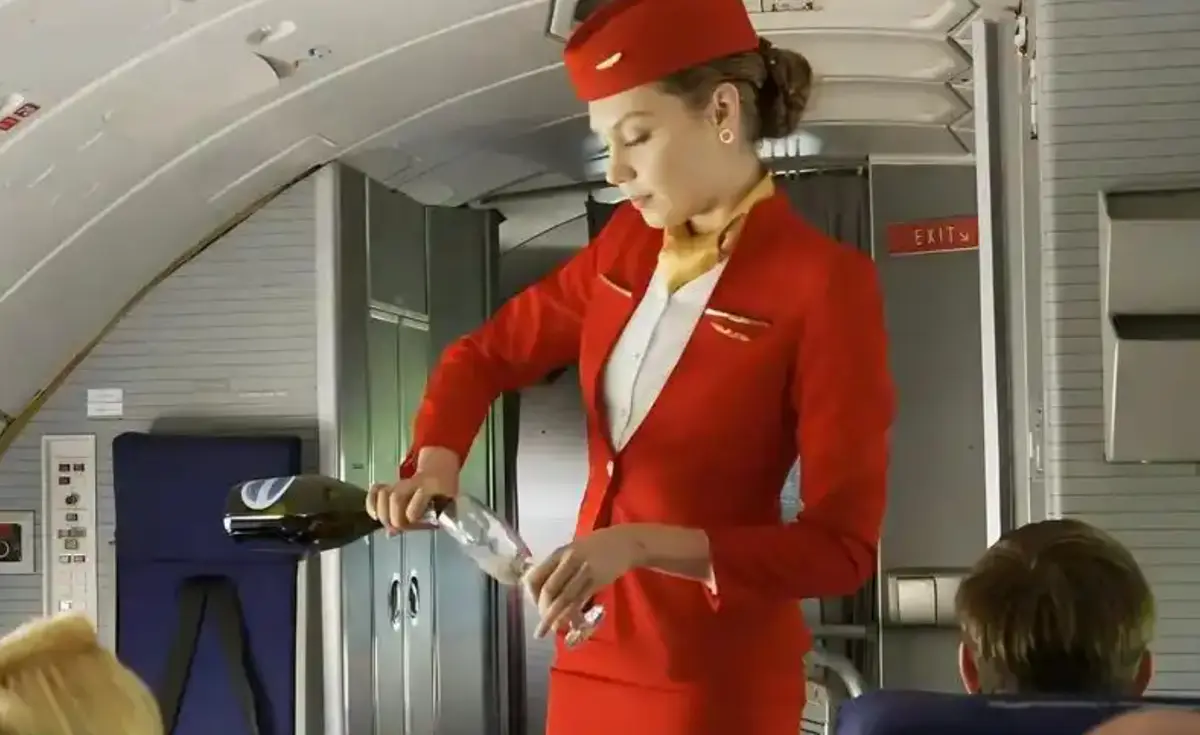 《法国空乘4》全集完整版资源下载-4K高清在线观看-法国空乘4免费未删减播放
